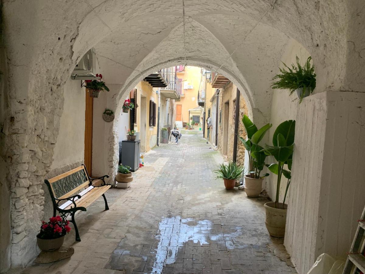 Al Vico Bartoli Suite Room Mazzarino Exterior foto